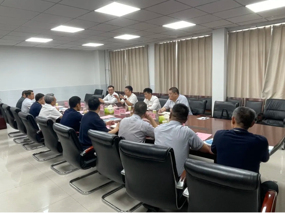 武俊杰拜会黄委会经济发展管理局党组副书记、局长张俊峰