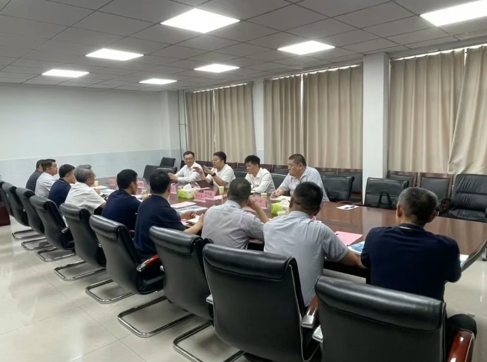 武俊杰拜会黄委会经济发展管理局党组副书记、局长张俊峰